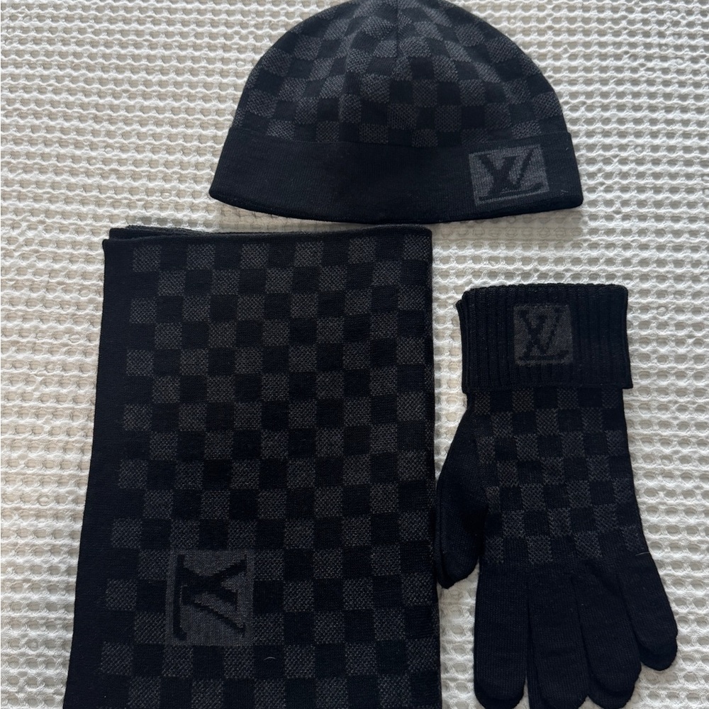 Louis Vuitton Black Checkered Men's Gloves